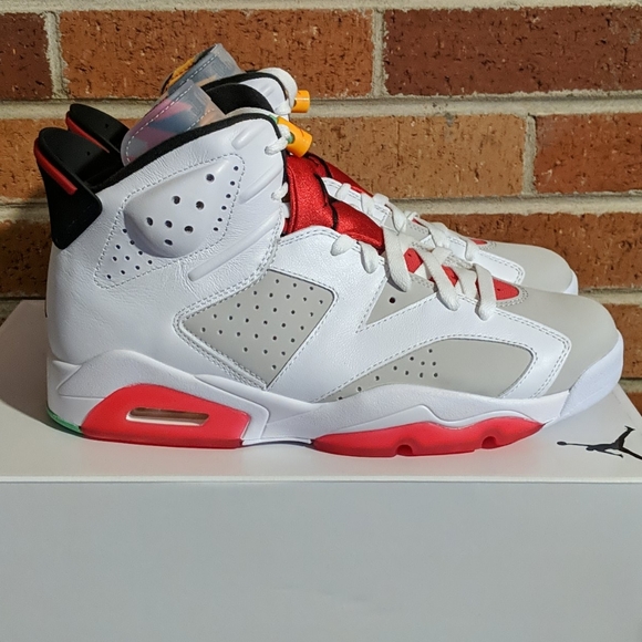 Air Jordan 6 Retro Hare - Picture 2 of 6